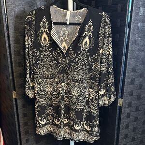 *SALE* Honeyme Elegant Black and Cream Women's Tunic Top